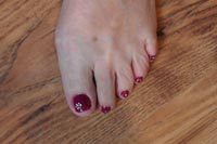 Red Toes with Gossip girl and gems - Click here to enlarge this image